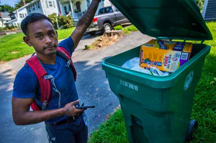 Urban curbside recycling costs cities